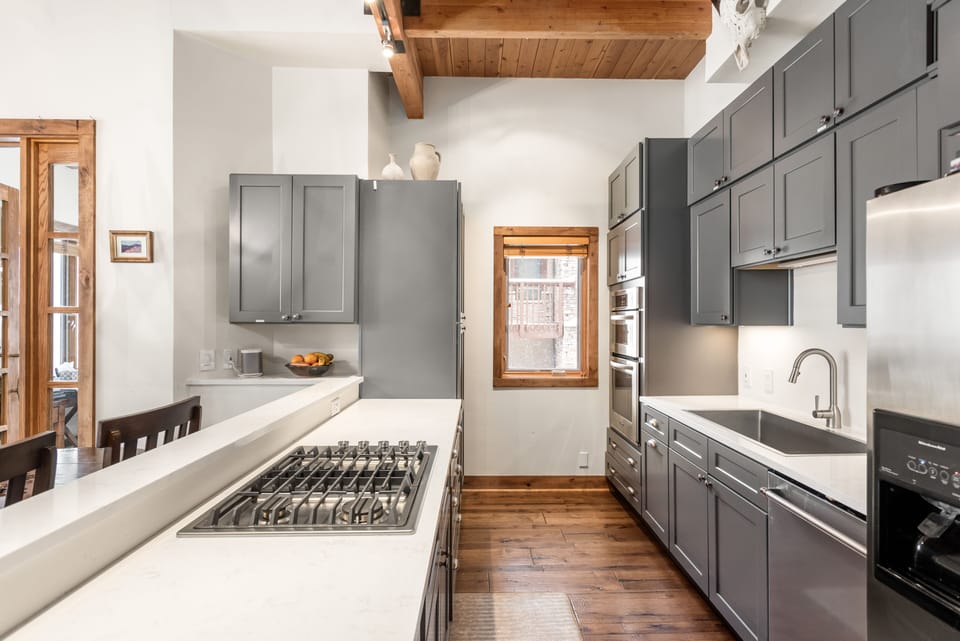 kitchen updated 4 months ago, all soft-close cabinets & drawers!
