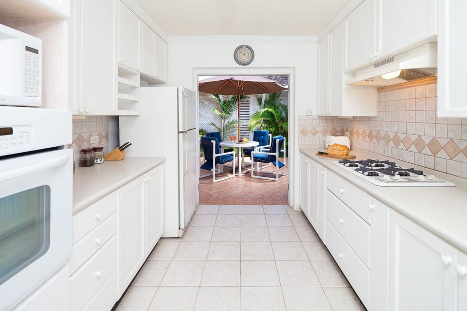 Hunter-kitchen opening to inner courtyard by Master bedroom and dining room