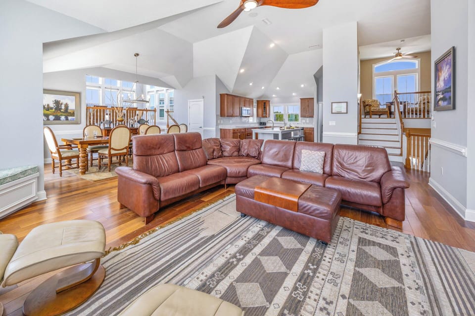 Surf or Sound Realty - 685 - Shooting Star - Great Room -4