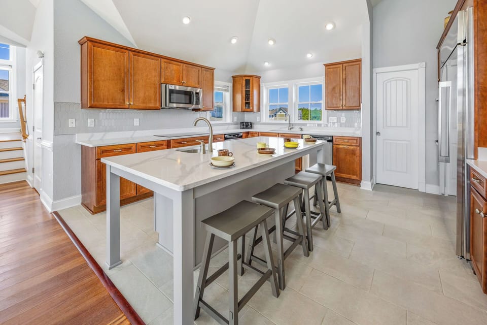 Surf or Sound Realty - 685 - Shooting Star - Kitchen -2