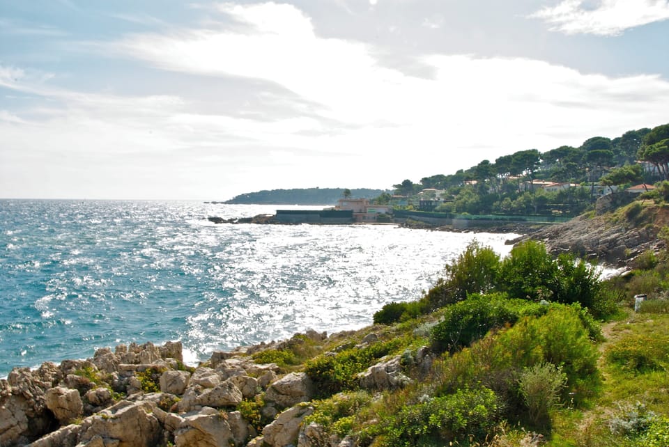 Walk to Garoupe beach