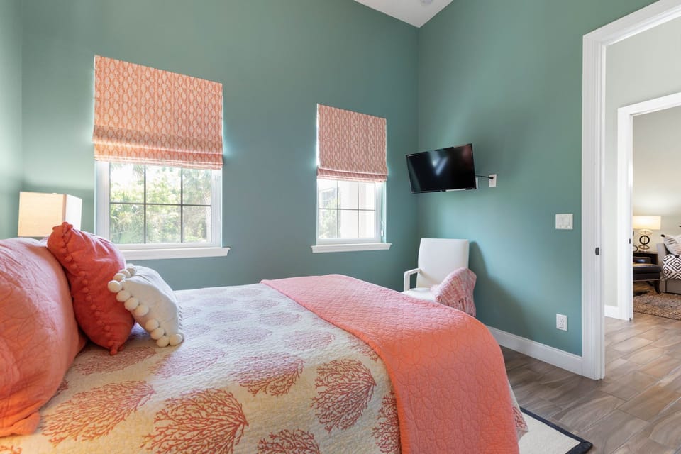 1st Floor Queen Suite