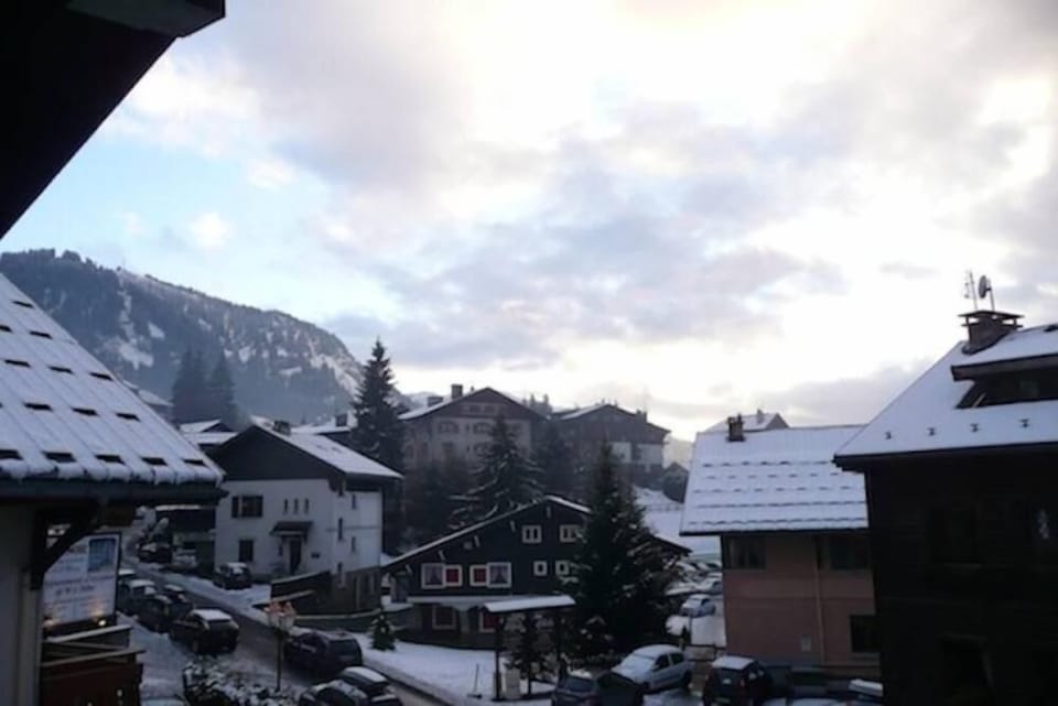 vew from balcony facing Rochebrune