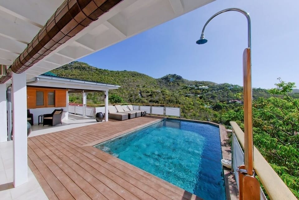 swimming pool area 