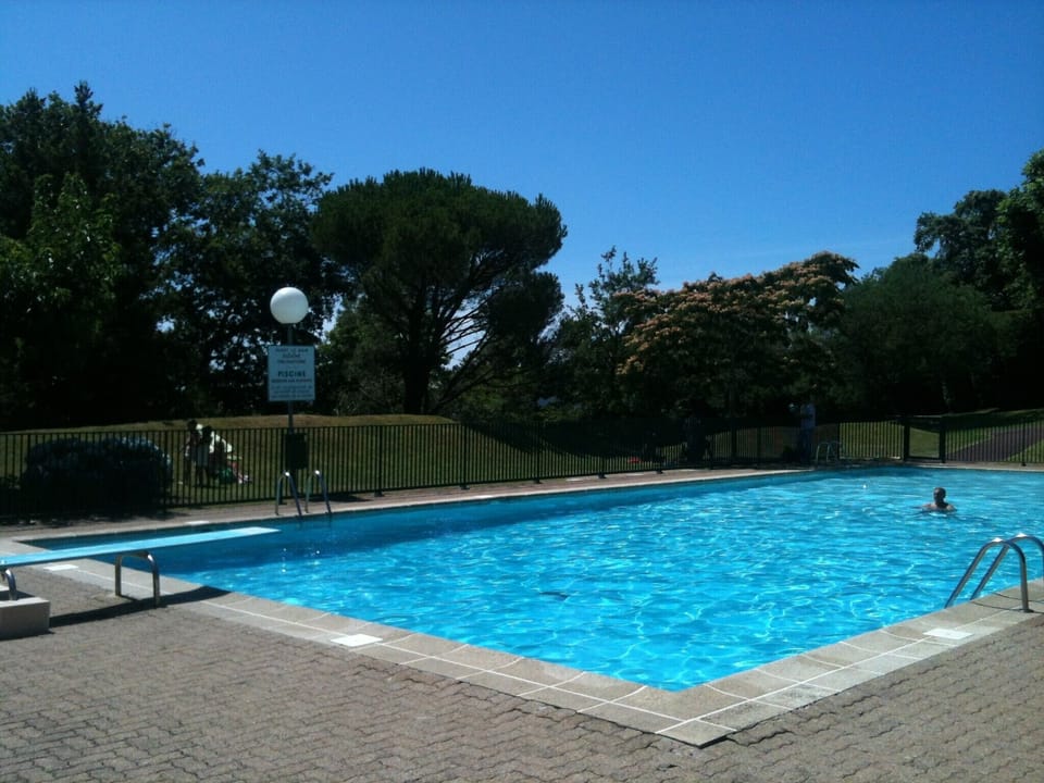 Private Swimming pool in the parc of the residence
