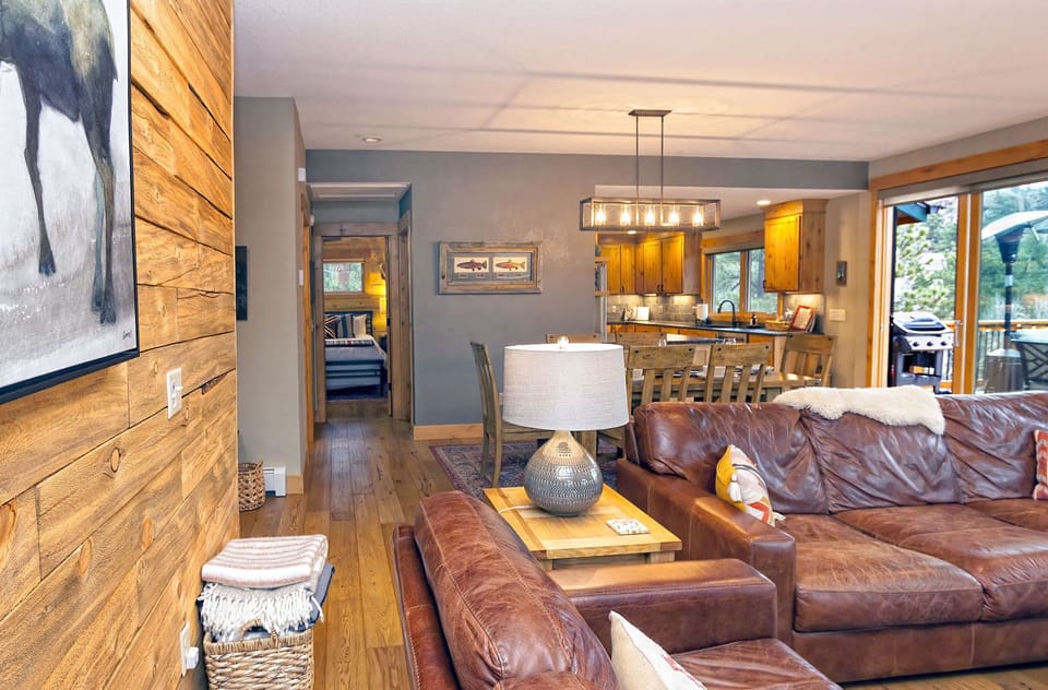 Living room view to King suite #2