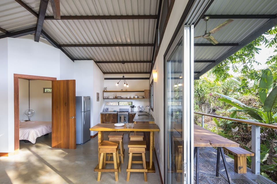 Kitchen & Dining Area