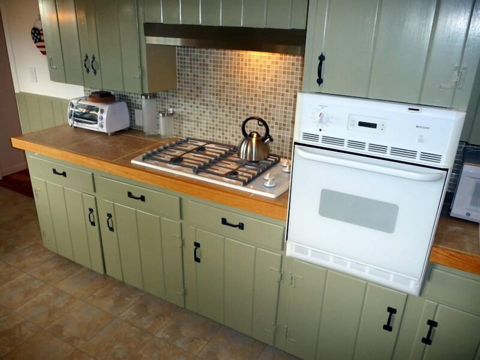 New remodeled full kitchen with new appliances