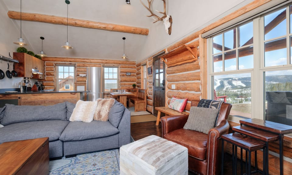 Cowboy Heaven 7 Cowboy Way,  Living Room, 6