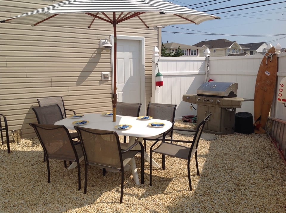 BBQ & eat outdoors 
