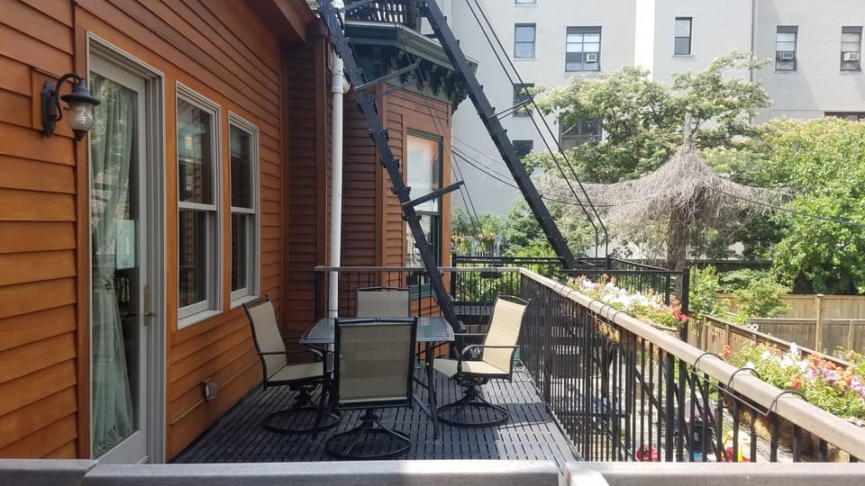 Outdoor balcony off Living Room/Murphy Bedroom