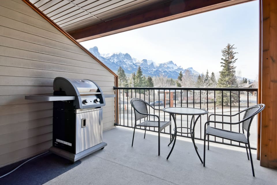 Outside bbq space - with a view!