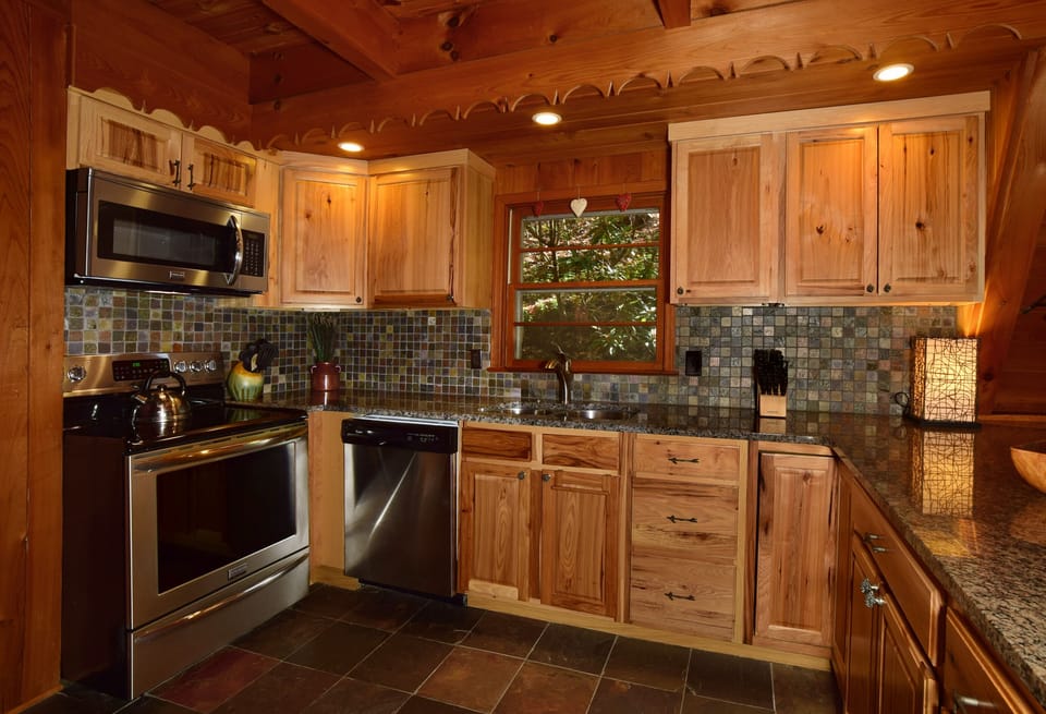 Brand-new, fully-stocked kitchen with granite, slate, SS appliances & barstools