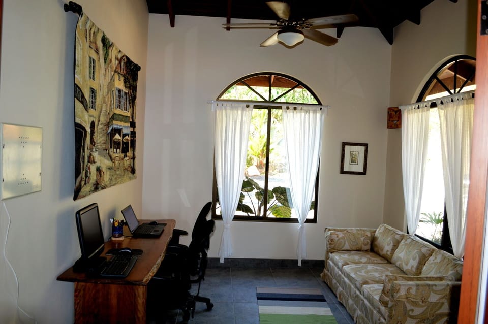 Office~Wifi~double long desk~2 comptr chairs~can use as 4th Bedr w/ Qn sofa bed