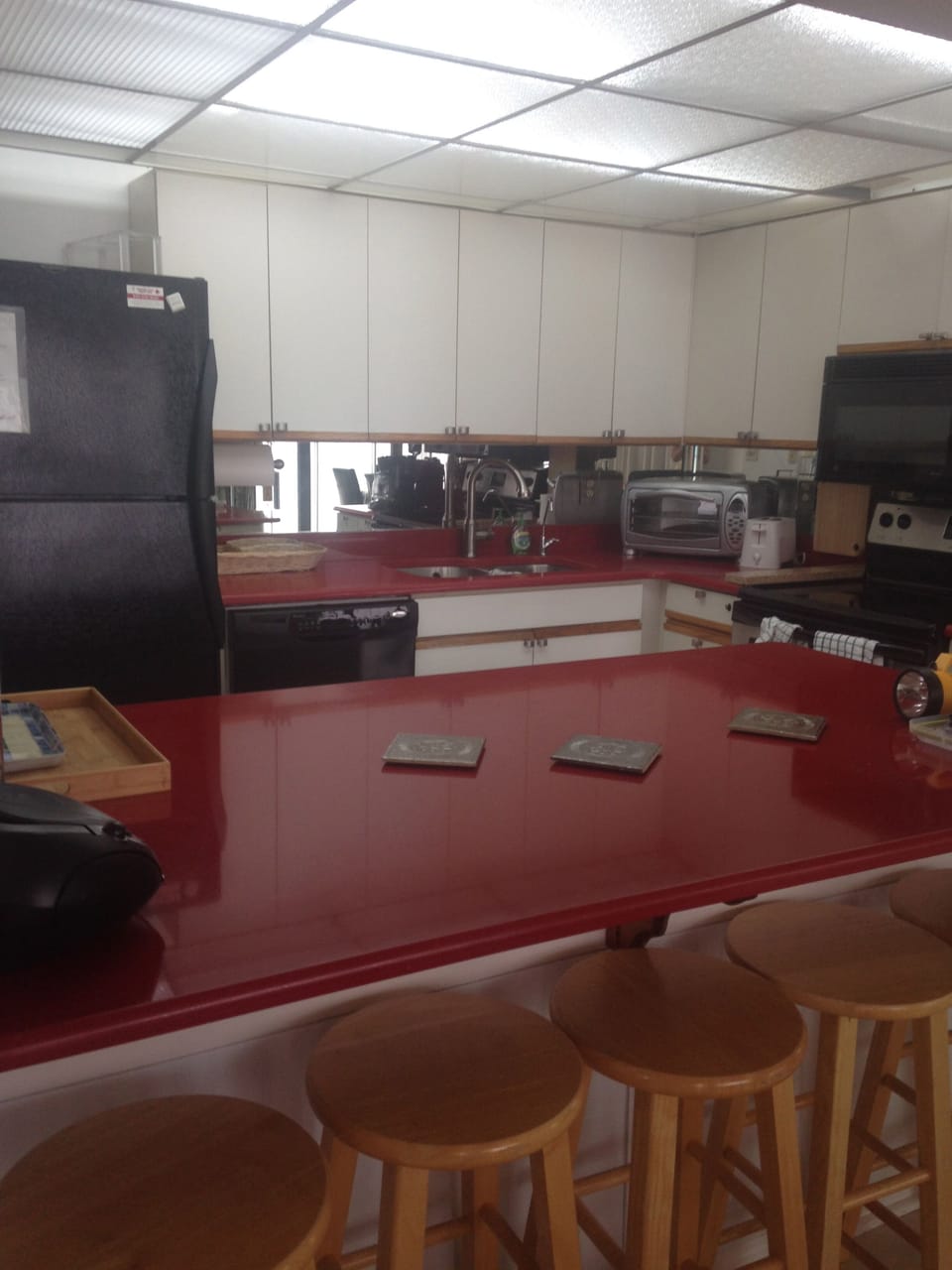 kitchen/with island 