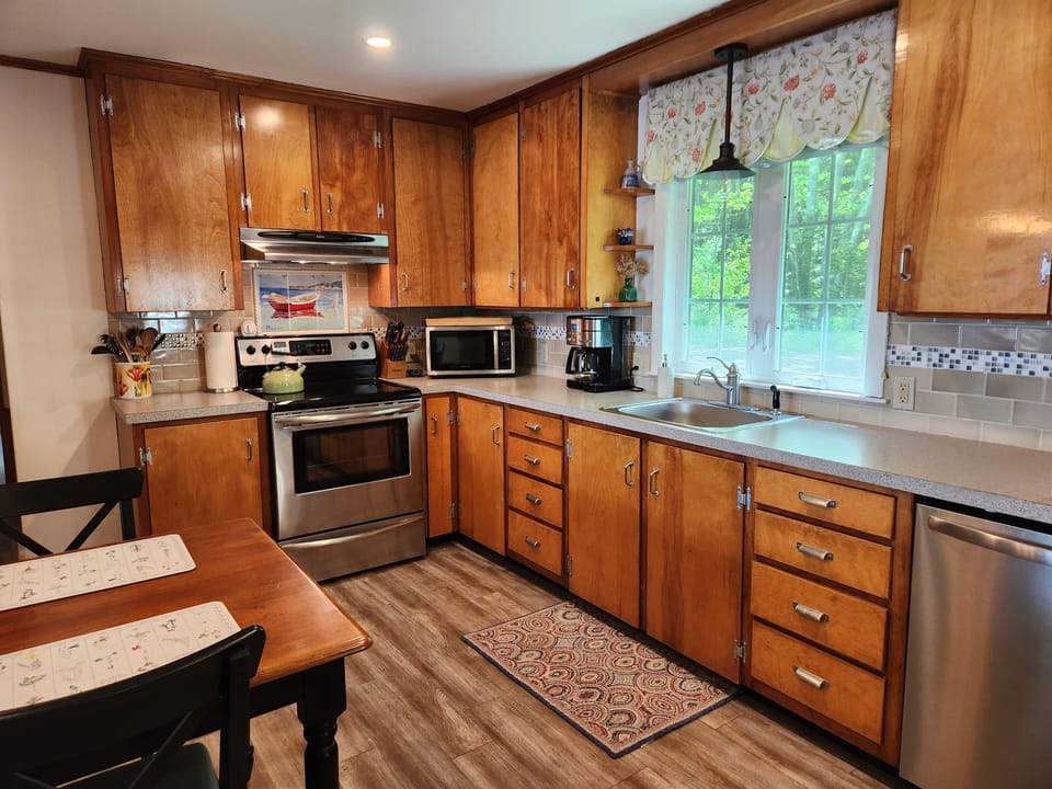 Eat in kitchen, open to living room