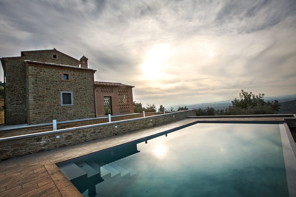 The infinity swimming pool and the Villa