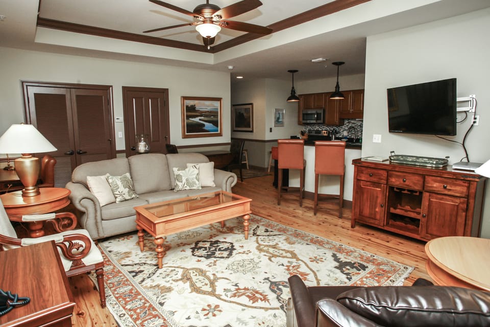 Roomy Riverfront Great Room