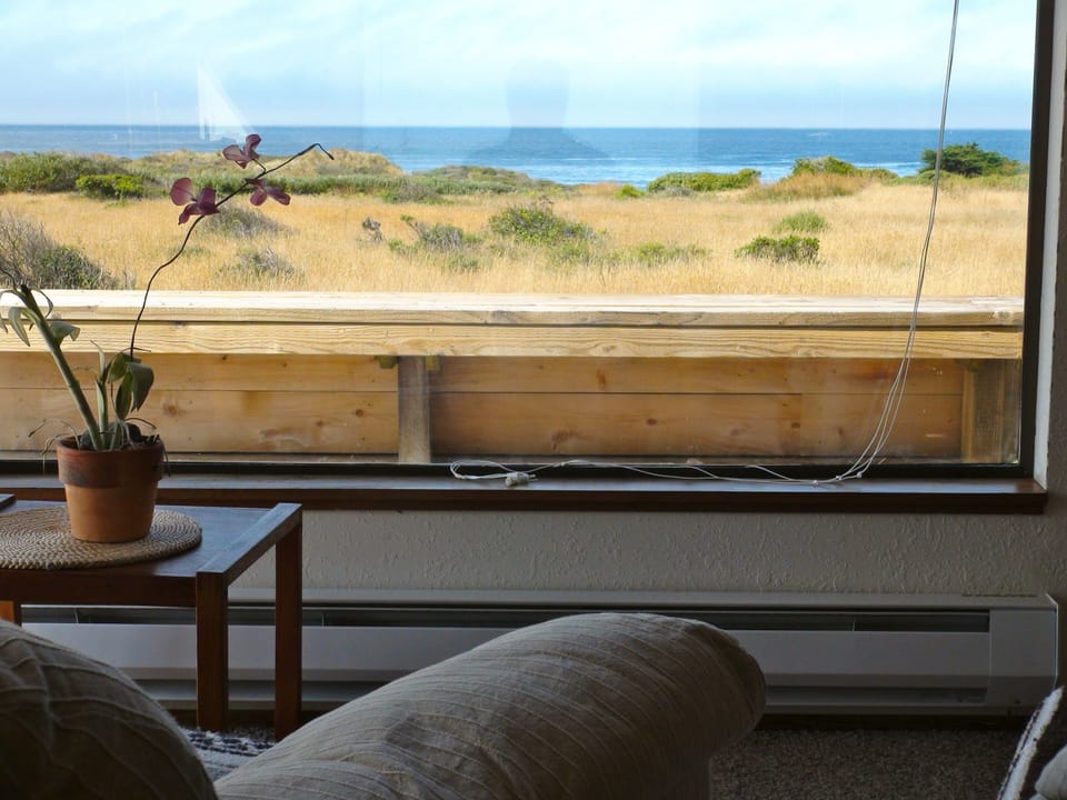 Casa Pacis, views from LR