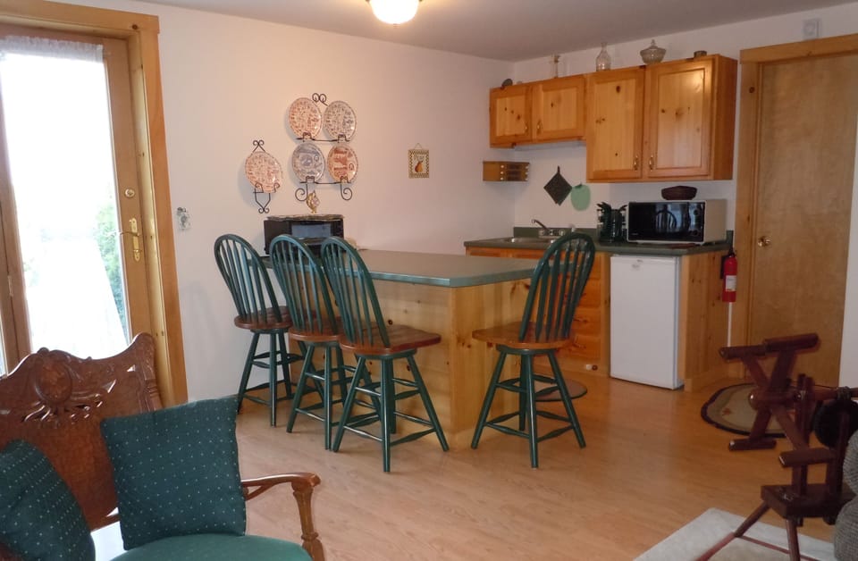 Lower level eating area