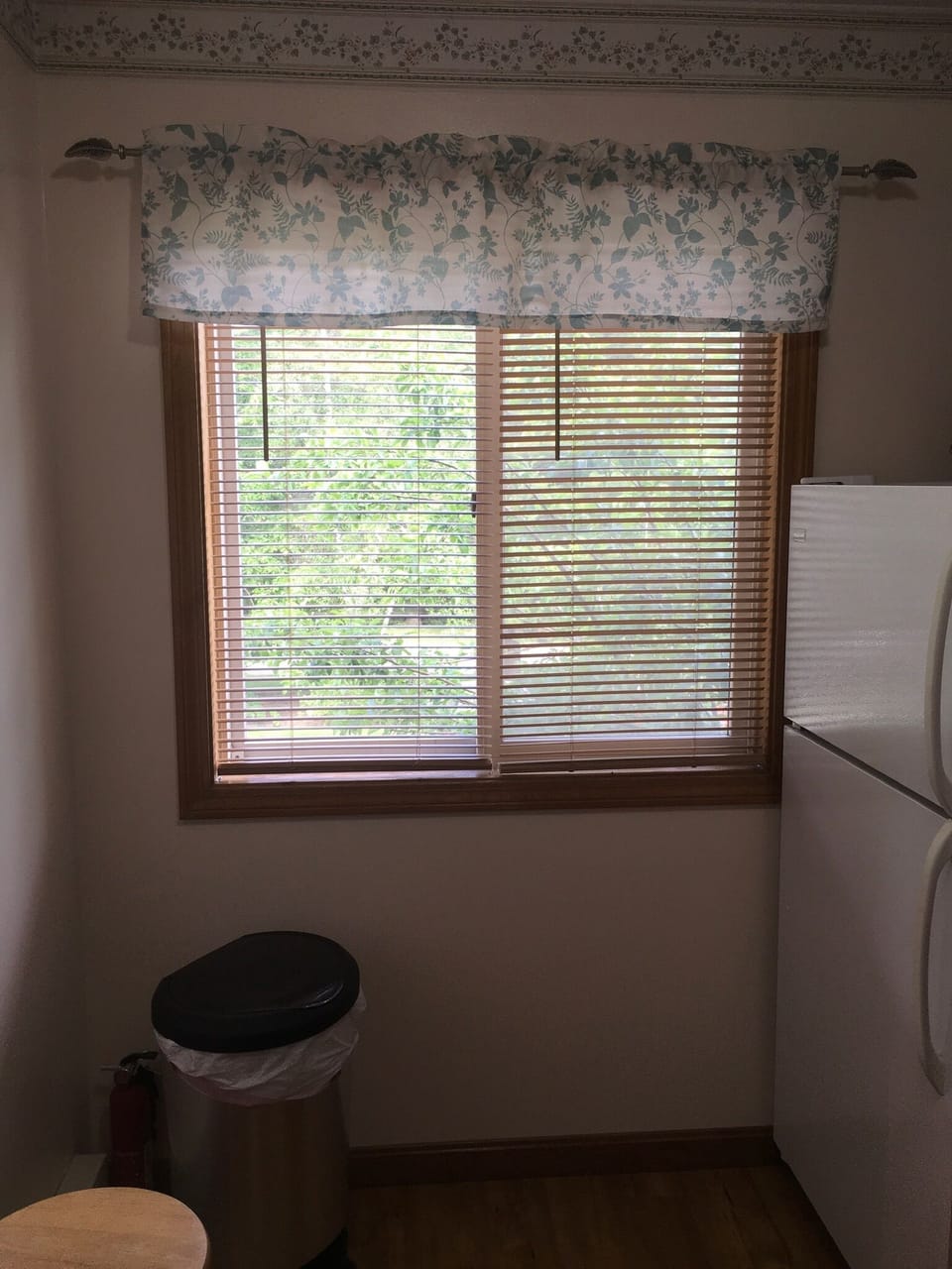 Kitchen wndow