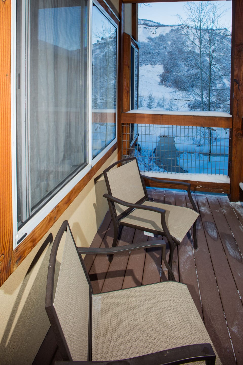 Left side private deck with lovely view.