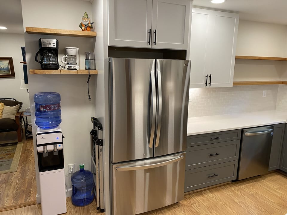 Ice Maker from bottled water for crystal clear ice