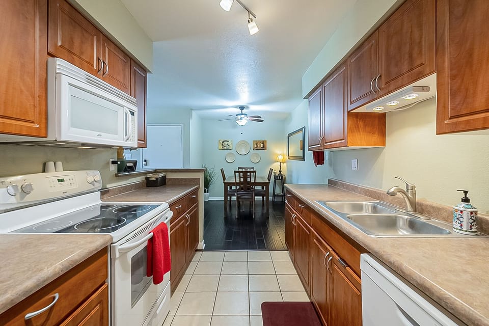 FULLY equipped kitchen!
