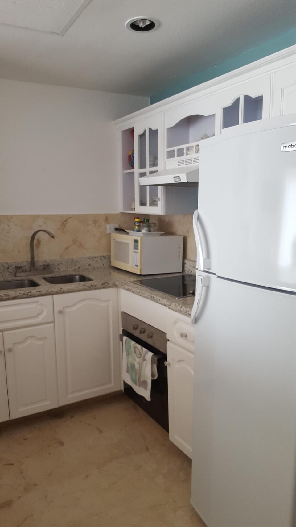  kitchenette