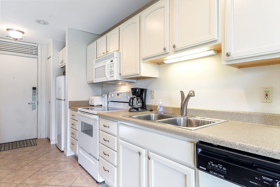 Large full kitchen!
