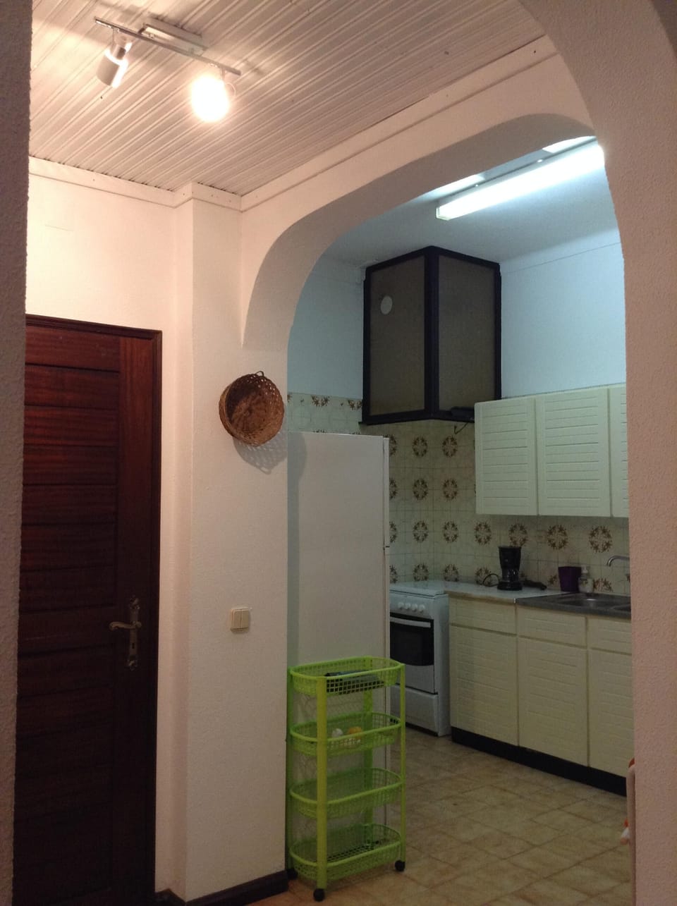 Hall cozinha / casa de banho R/C