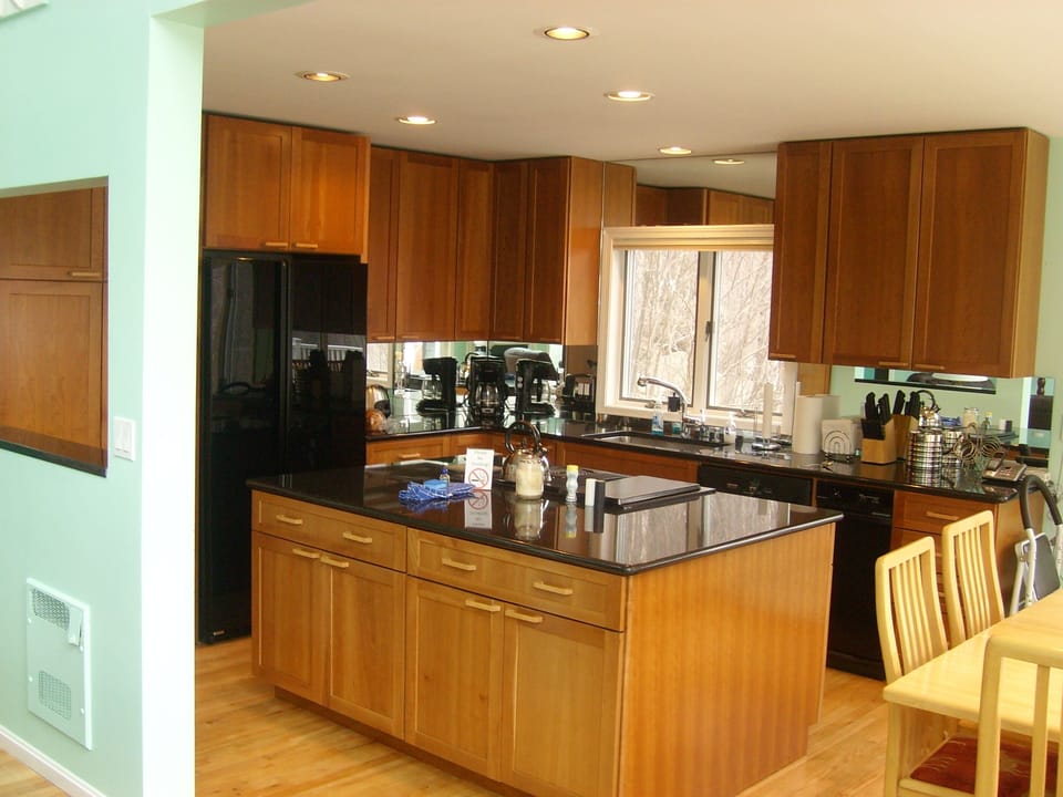 Cook in a beautiful, modern kitchen - the designer was a gourmet chef.