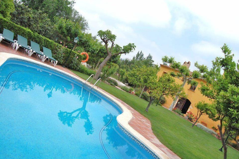 The garden in Masia Gaudí are 2000m2