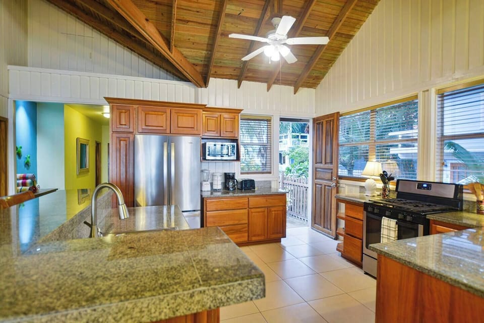 Large kitchen, great for entertaining.