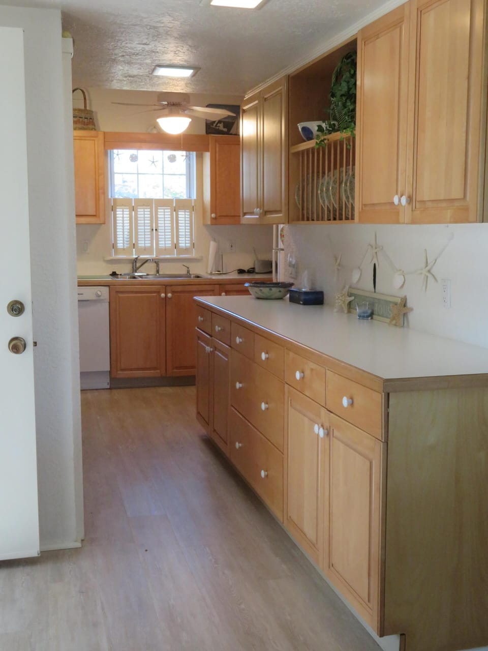 Long counter area great for buffet set up or food preparation