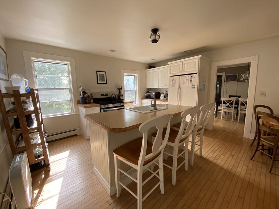 Main House Kitchen w/island & table