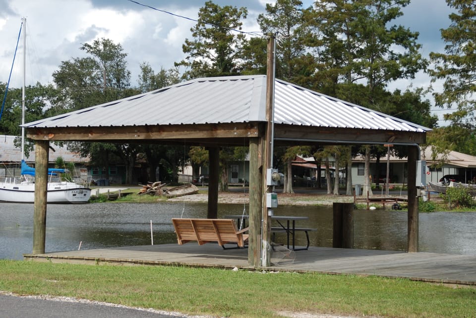 Dock with swing & picnic table on Pierre Part Bay