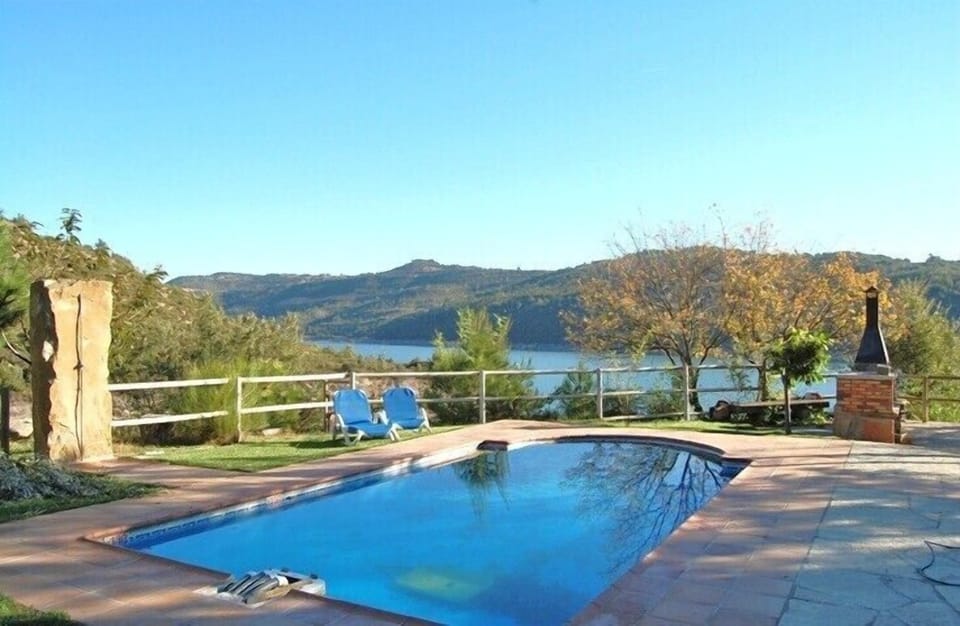 The view from the swimming pool can not be better