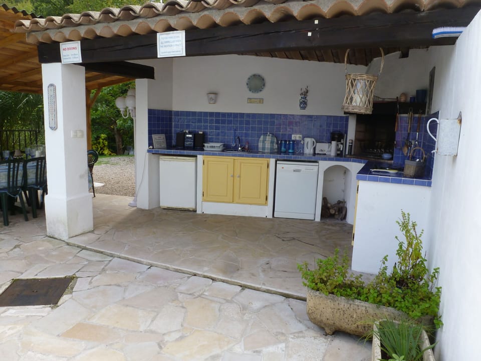 Summer Kitchen