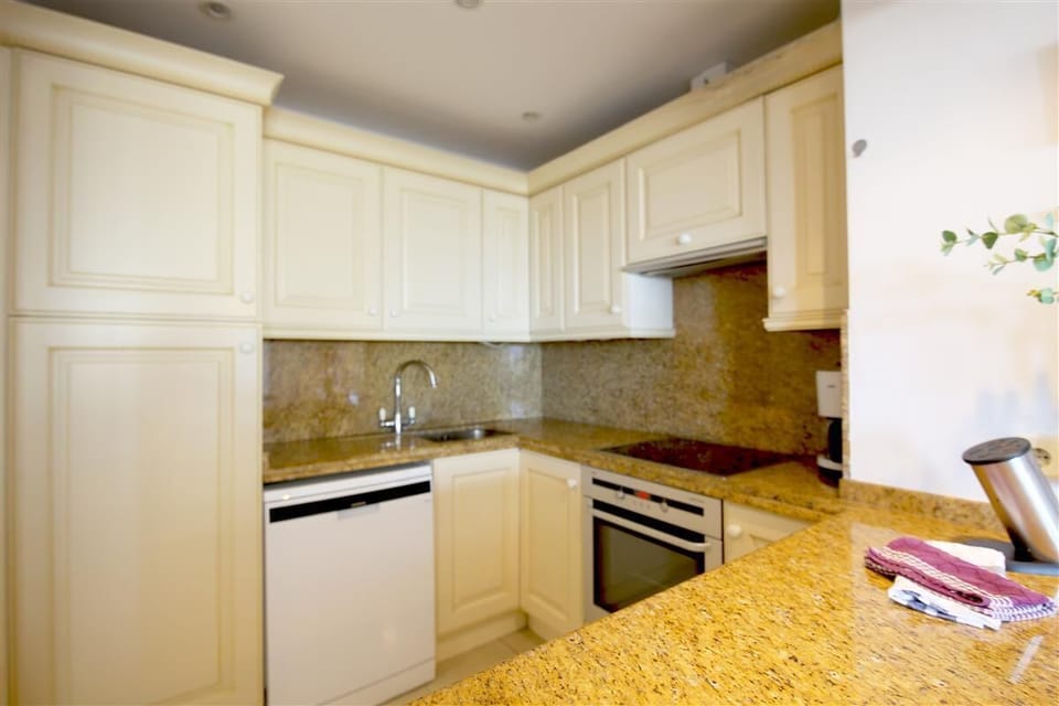 Another picture of the kitchen from the serving bar