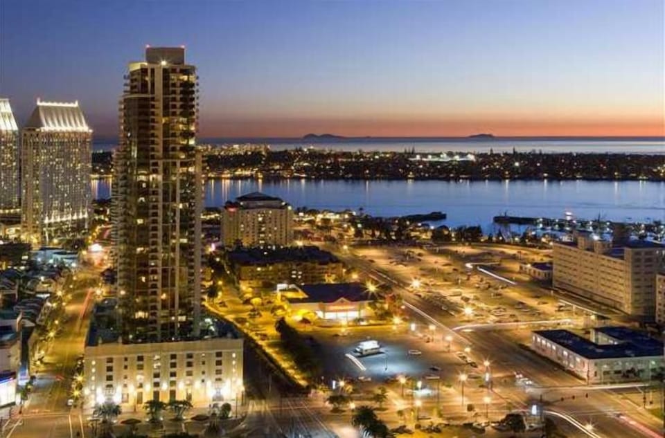 Mesmerizing Views over the City, Bay, Coronado Island & the Pacific Ocean!