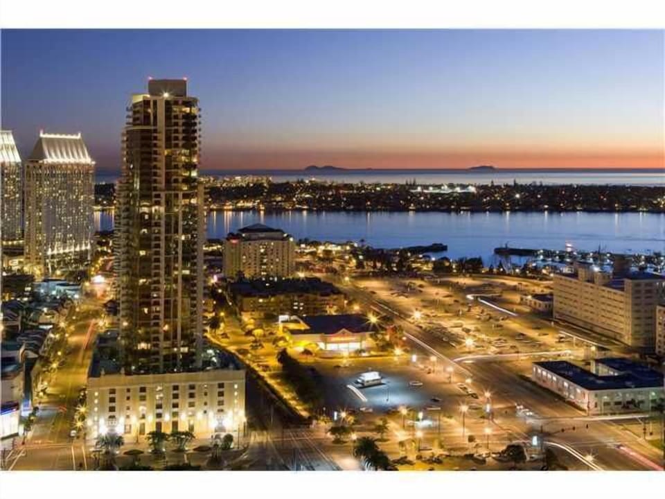 Mesmerizing Views over the City, Bay, Coronado Island & the Pacific Ocean!