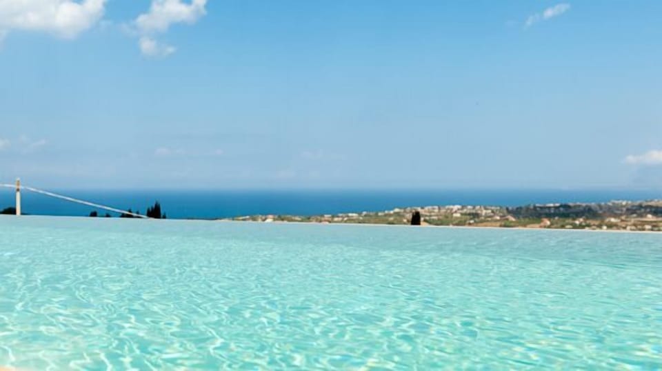 WWW.BAGLIORIDISICILIA.COM IS A SELECTION OF VILLAS WITH PRIVATE POOL!!!