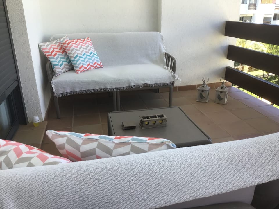 Balcony - covered seating area