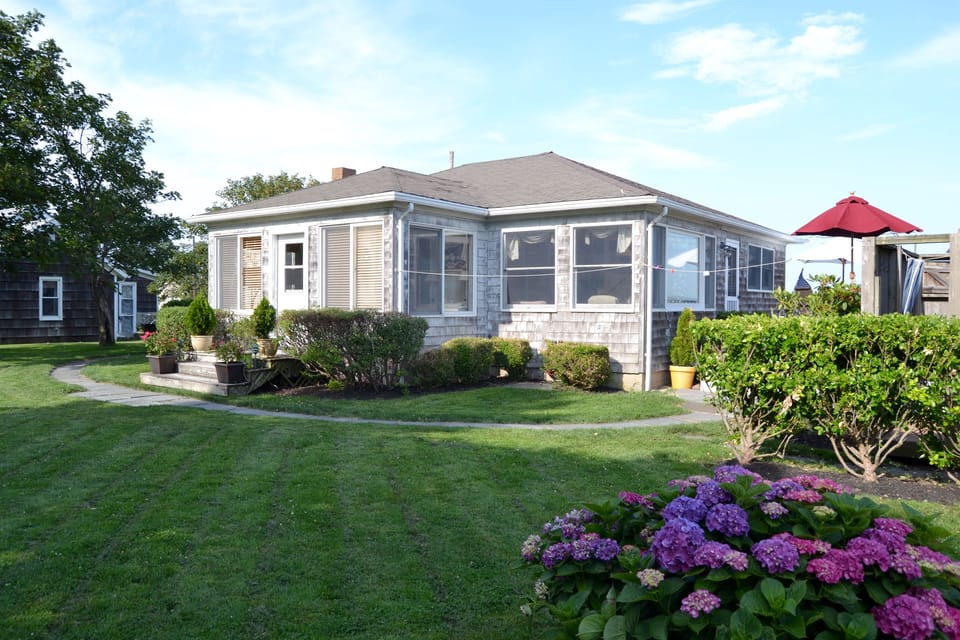 Charming Beach Cottage