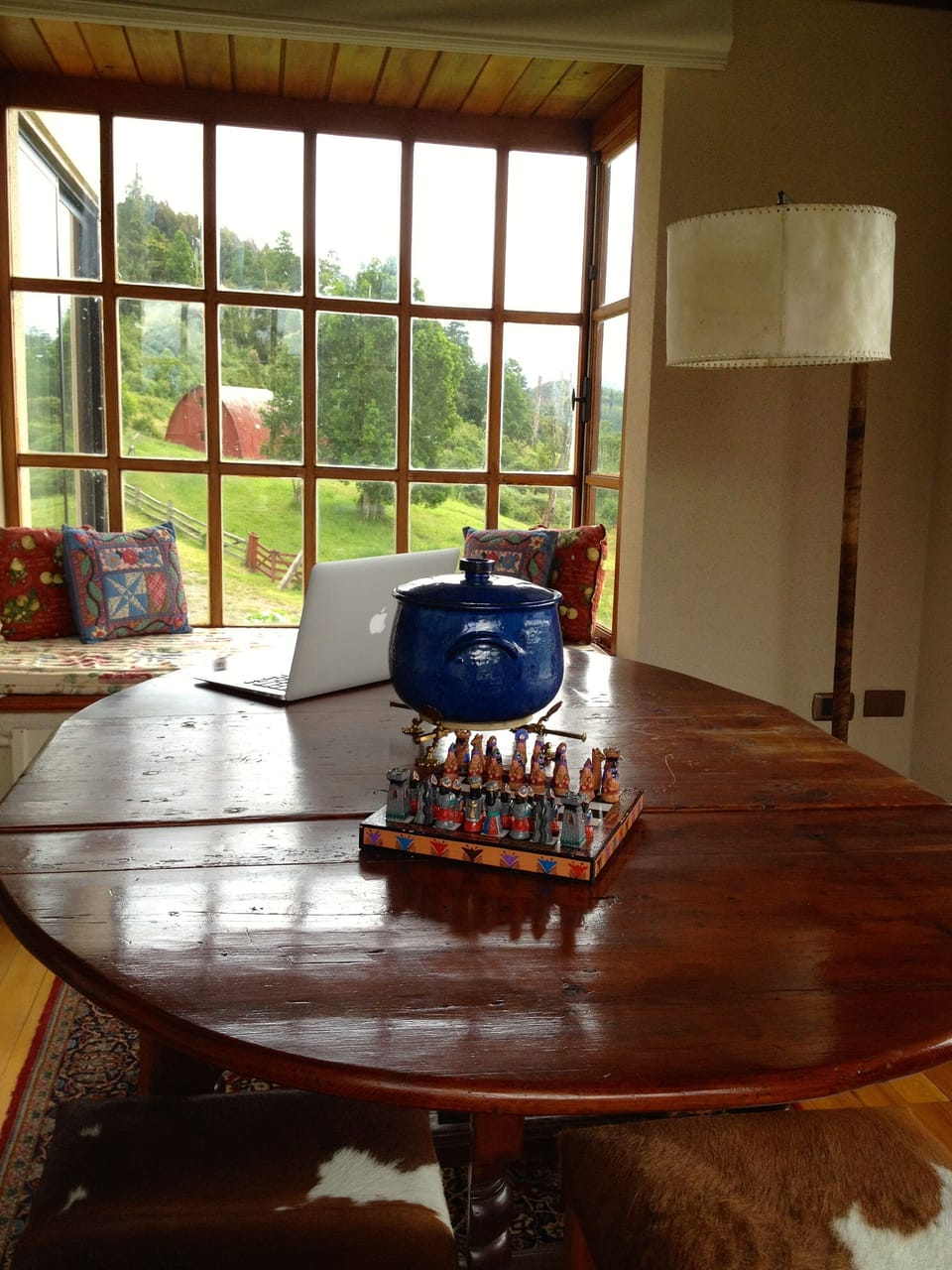 Charming sitting room, off the family room, great for reading, dining, relaxing.