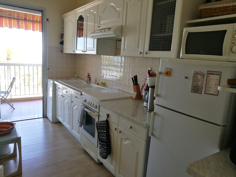 Fully equipped kitchen