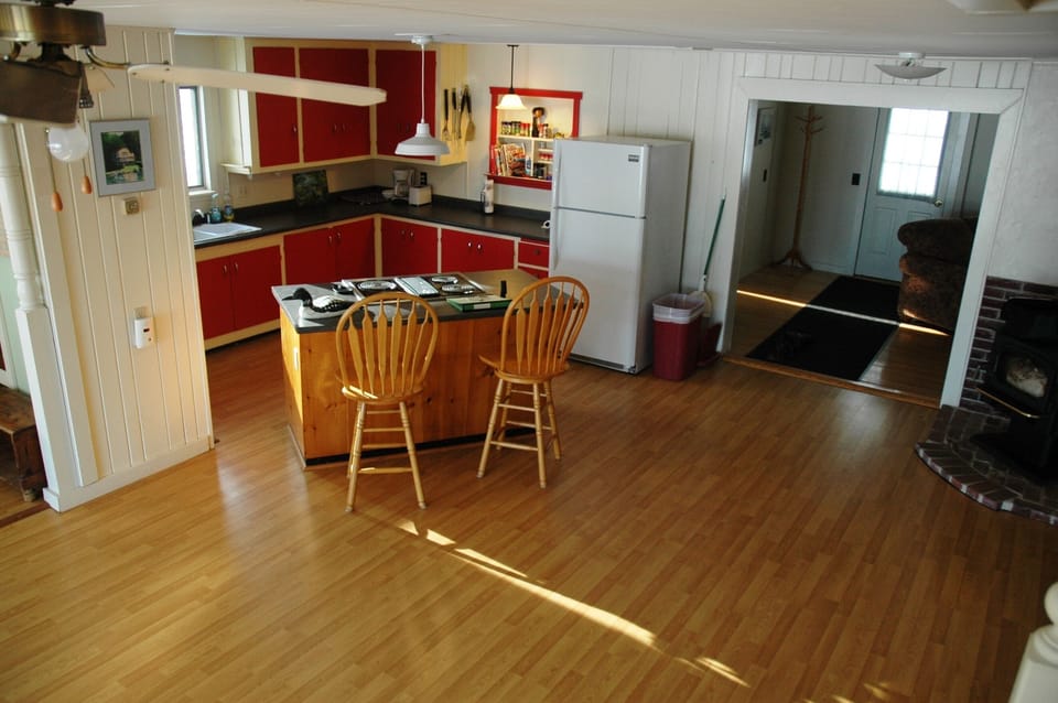 FULL KITCHEN, WITH POTS, PANS, SPICES, & AN OUTSIDE WEBER GRILL