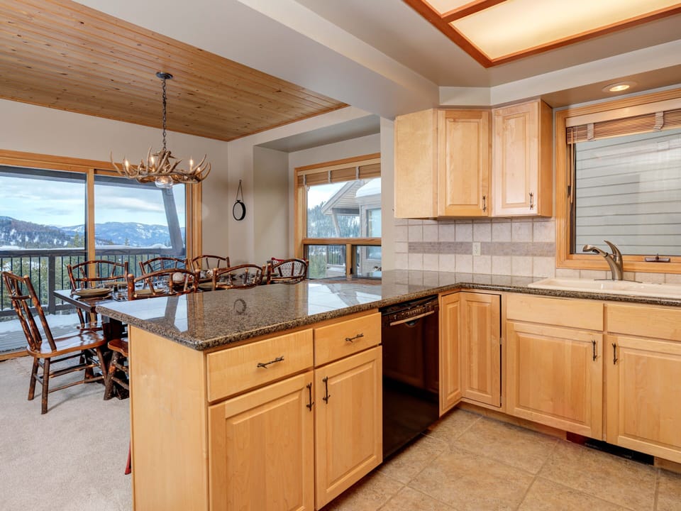 Beaverhead 1422. Kitchen, 1