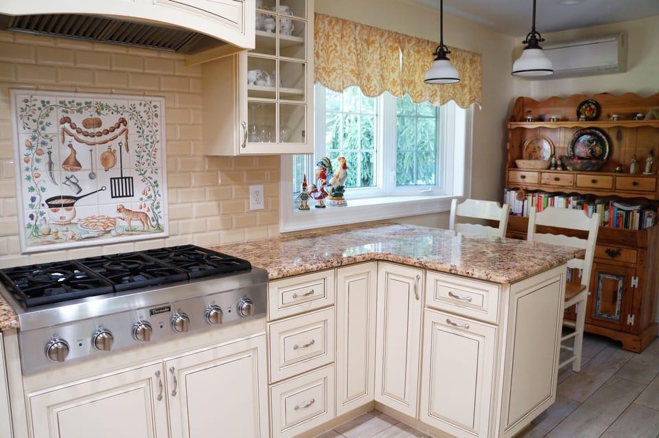 Fully stocked newly installed chefs kitchen